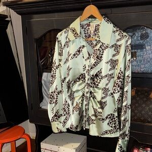 🍵🐦‍⬛💚Worthington Mint and Brown Patterned Blouse